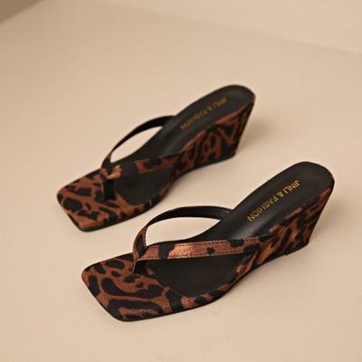 Новый стиль тапочки на танкетке женские квадратный носок с перемычкой между пальцами набор для стопы тонкий ремешок мягкая подошва противоскользящие износостойкие высокие каблуки