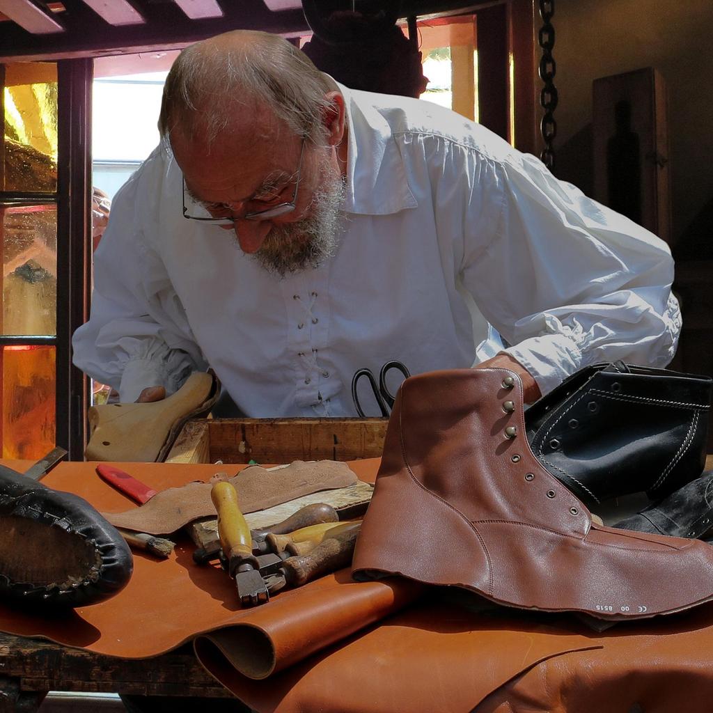 Листы из искусственной ПУ кожи Листы ткани из искусственной кожи Виниловая ткань Синтетическая Мягкая Водонепроницаемая Замена Обивки Автомобиля 63x39.4in