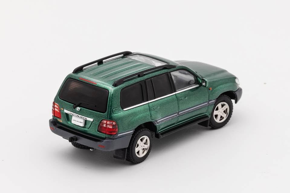 Gaincorp Products Toyota Land Cruiser 100 Green Готовый продукт 1/64 - (LHD)