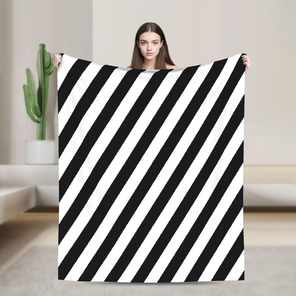 Black and White Retro Super Warm Blanket Boy Girl Plush Throw Blanket Funny Living Room Flannel Bedspread Sofa Bed Cover