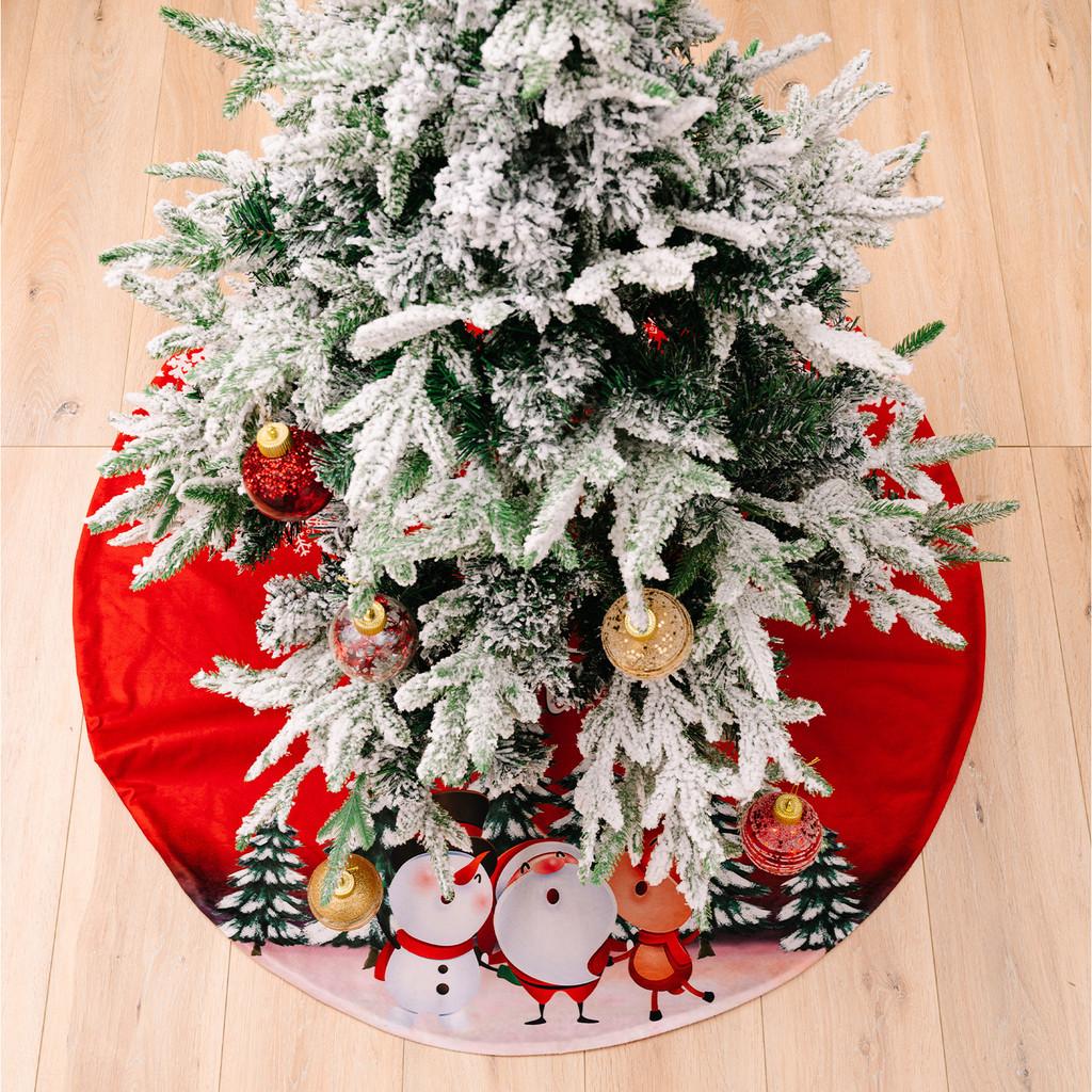 Charming Red Snowflake Tree Skirt Adorned With Festive Christmas Gnomes For Holiday Cheer
