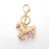 Подвеска для ключей Сверкающие стразы Дизайн лошади Металлическое кольцо для ключей Декоративный держатель для ключей Друзья
