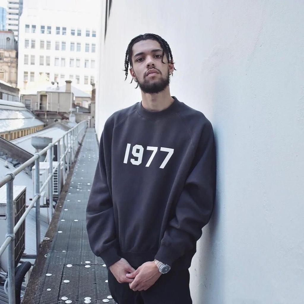 Trendy Unisex Oversized Hoodie - 1977 Autumn/Winter Collection