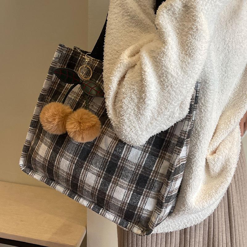 Осенне-зимняя ретро-сумка из шерсти для женщин, новая корейская сумка-тоут, универсальная повседневная сумка большой вместимости на одно плечо для поездок на работу