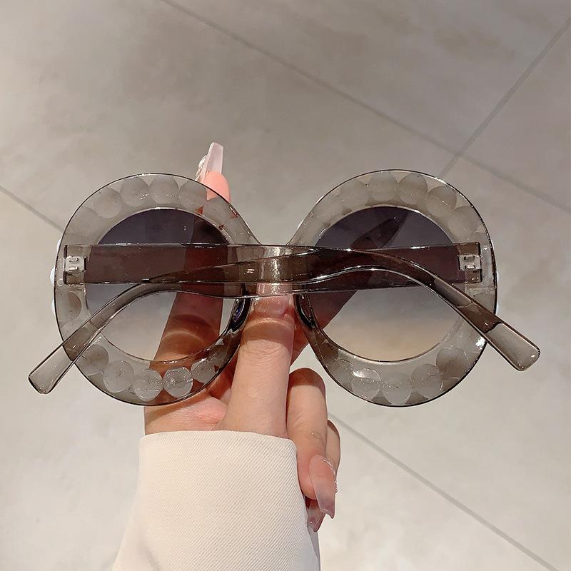 Non-polarized Retro Round Shades Women Chic White Pearl Decor Sunglasses Original Brand High Quality Vacation Beach Sun Glasses