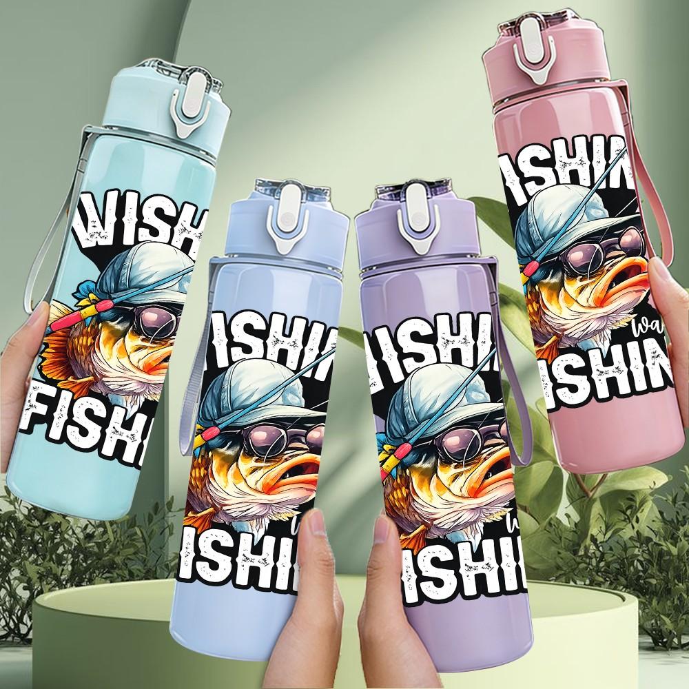 1PC Wishin I Was Fishin Fishing Quote Print 750ml Color Plastic Sports Water Bottle Leakproof Flip Straw Lid Suitable for Sports Office Home Use