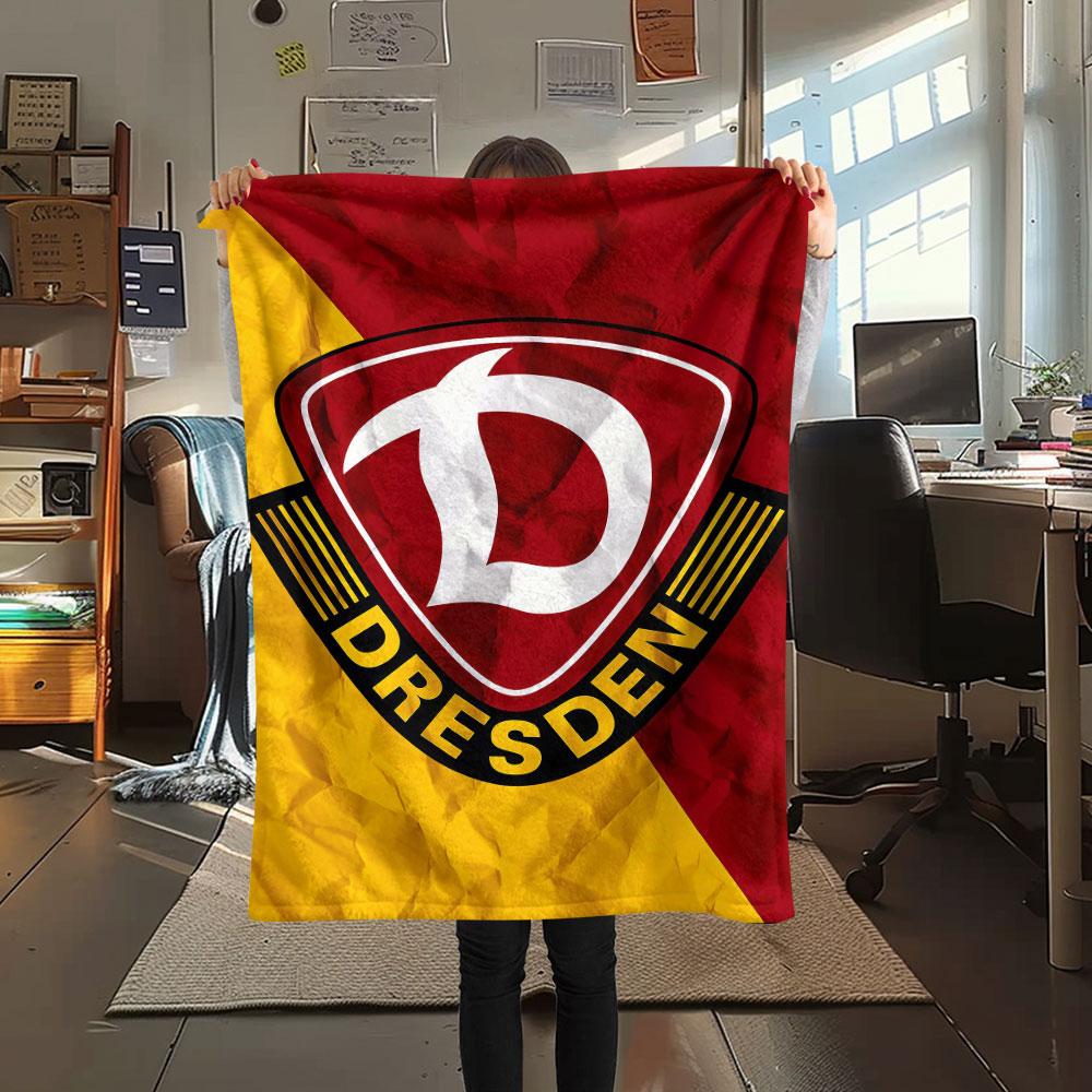 1PC Dynamo Dresden Patterned Flannel Blanket Suitable For All Seasons for Home Decor Warmth and Comfort Gifts Holiday Present