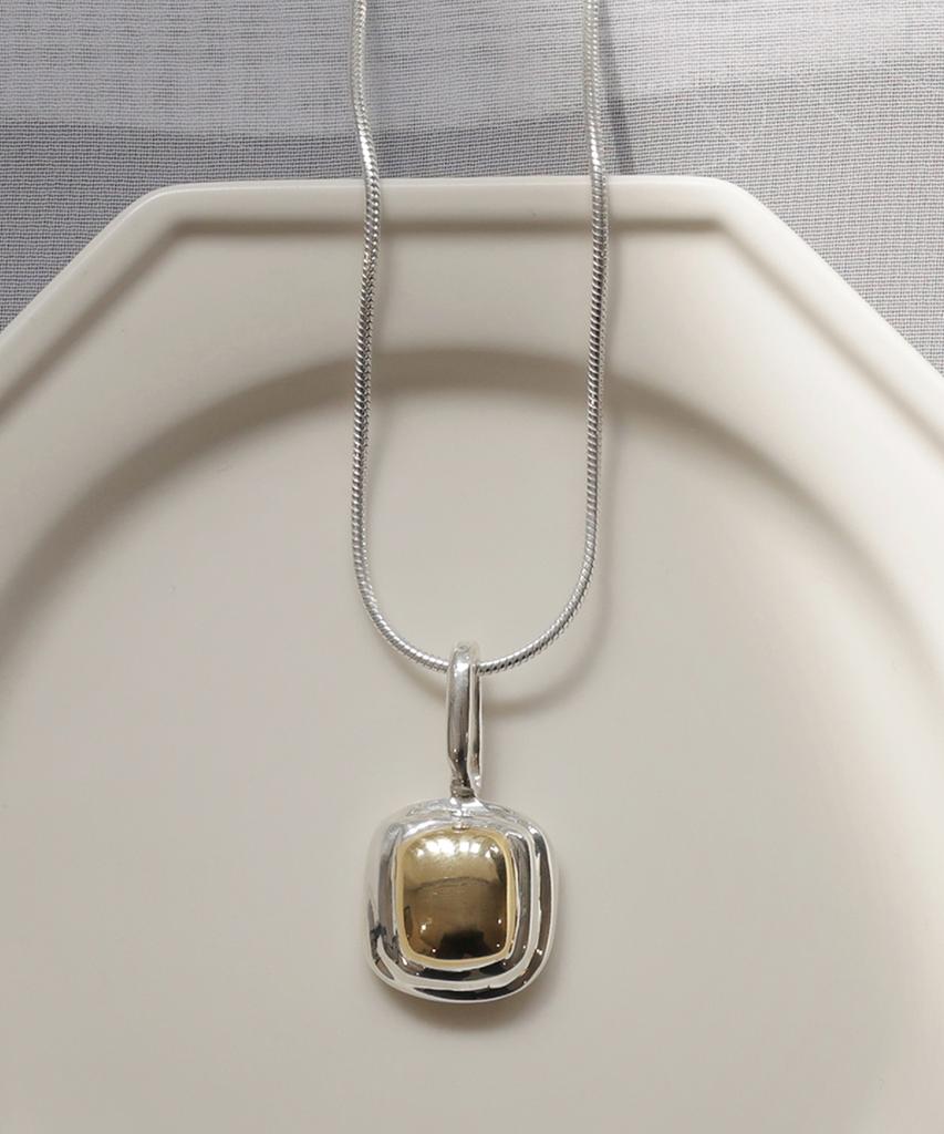 Reindeer Eclat Necklace 06