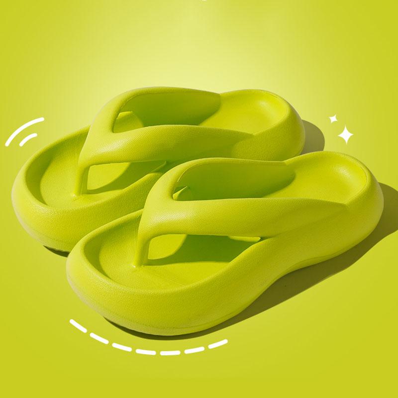 Летние мягкие шлепанцы женские с клипсой на мыске, толстые тапочки-облака, женские однотонные сандалии на толстой платформе