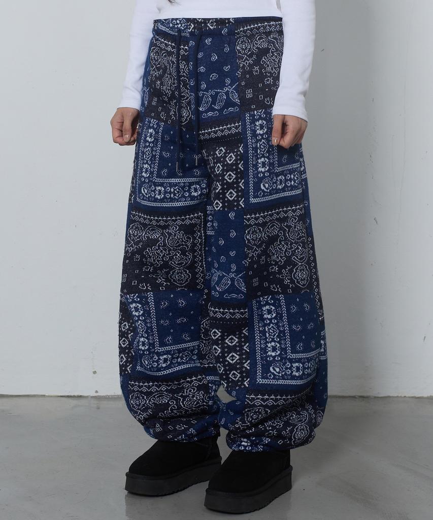 CHICKS Флисовые брюки-джоггеры Paisley Tumble с одной складкой, темно-синие