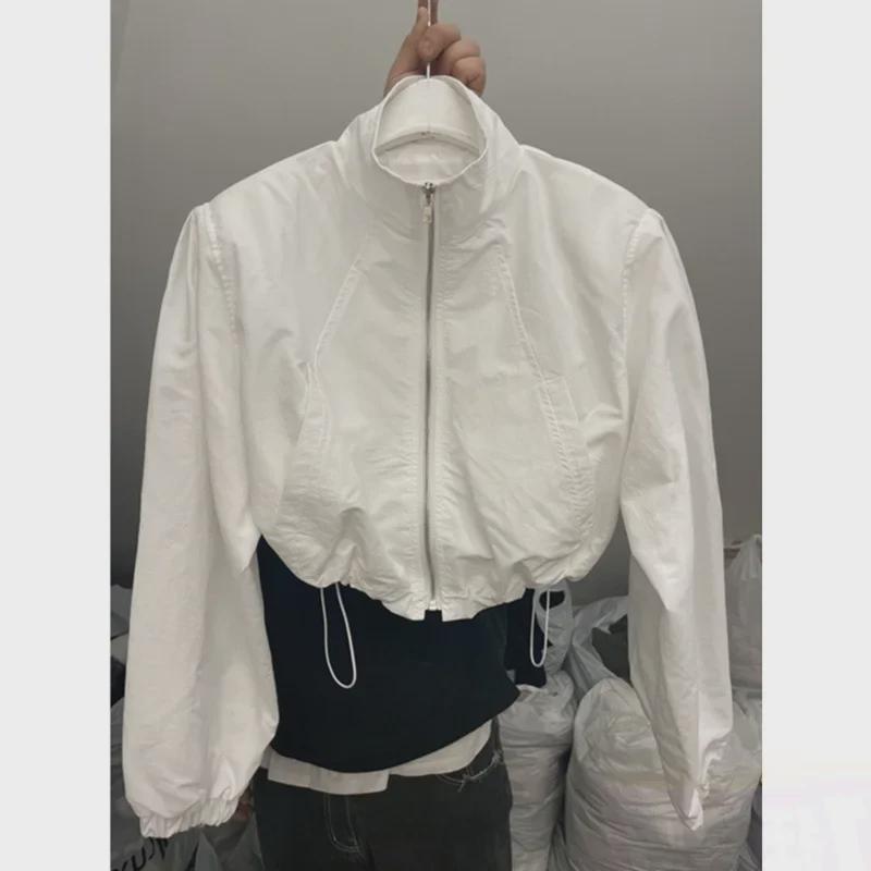 Женская спортивная куртка с солнцезащитным воротником-стойкой и застежкой-молнией на шнурок