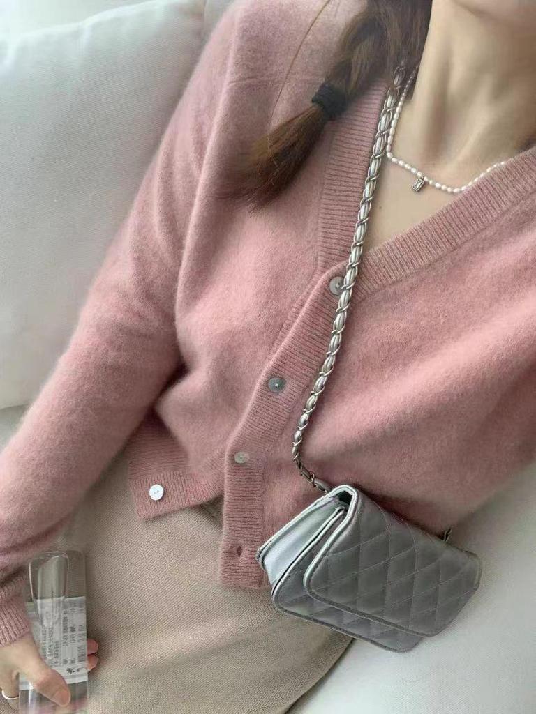 Women's V-Neck Loose Knit Cashmere Wool Cardigan - Autumn & Winter Collection