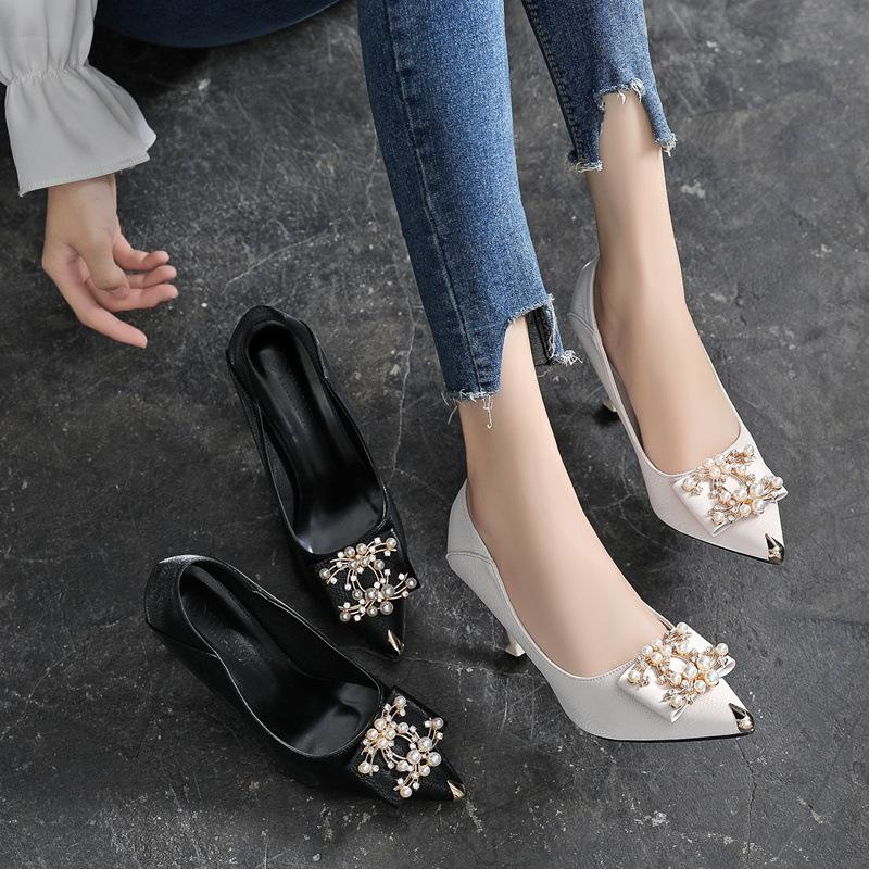 Новые стильные туфли на шпильках с острым носком, большого размера, большой ширины, с жемчужной пряжкой, женские одинарные туфли, свадебные туфли-бабочки