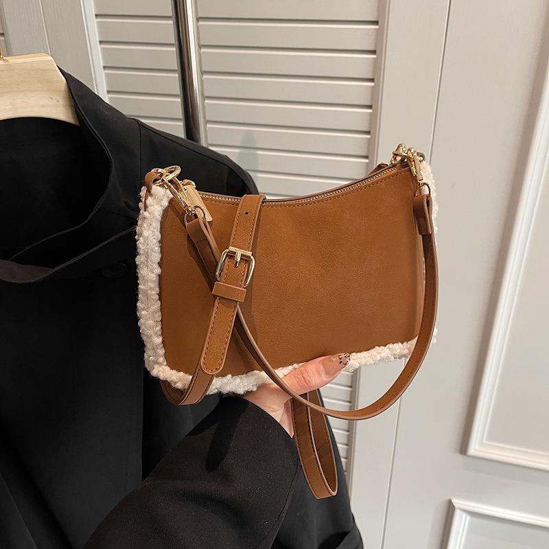 Корейская нишевая сумка подмышку женская осень и зима 2025 новая модная плюшевая повседневная замшевая на плечо маленькая квадратная сумка