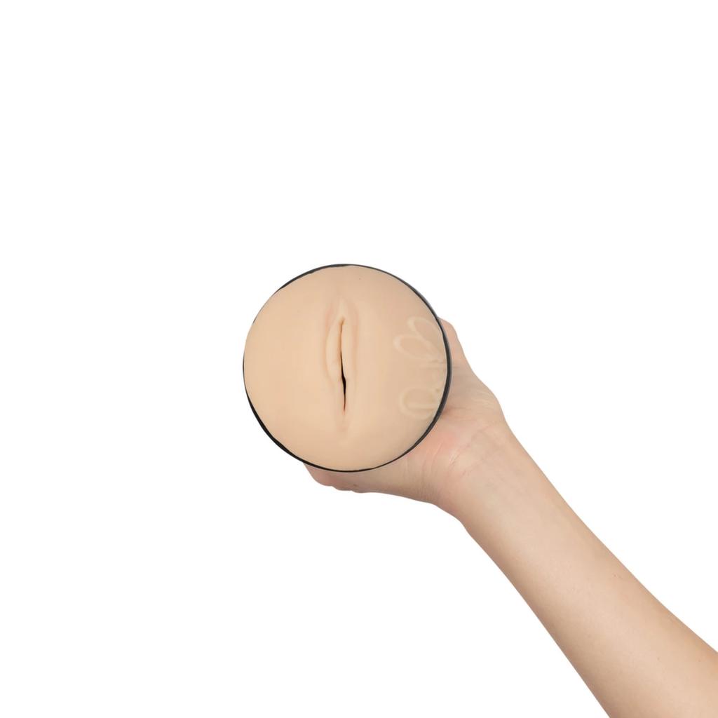 Kiiroo - Rae Lil Black's Realistic Masturbator - Pbc