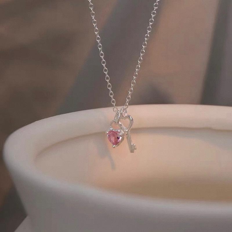 Love Lock Necklace Women's Light Luxury Niche Design Sense Pink Zircon Heart Clavicle Chain