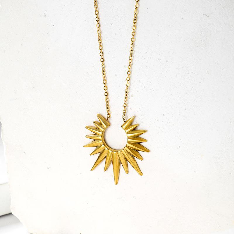 European and American light luxury sun necklace niche design stacked 18k gold stainless steel necklace ins collarbone chain spot