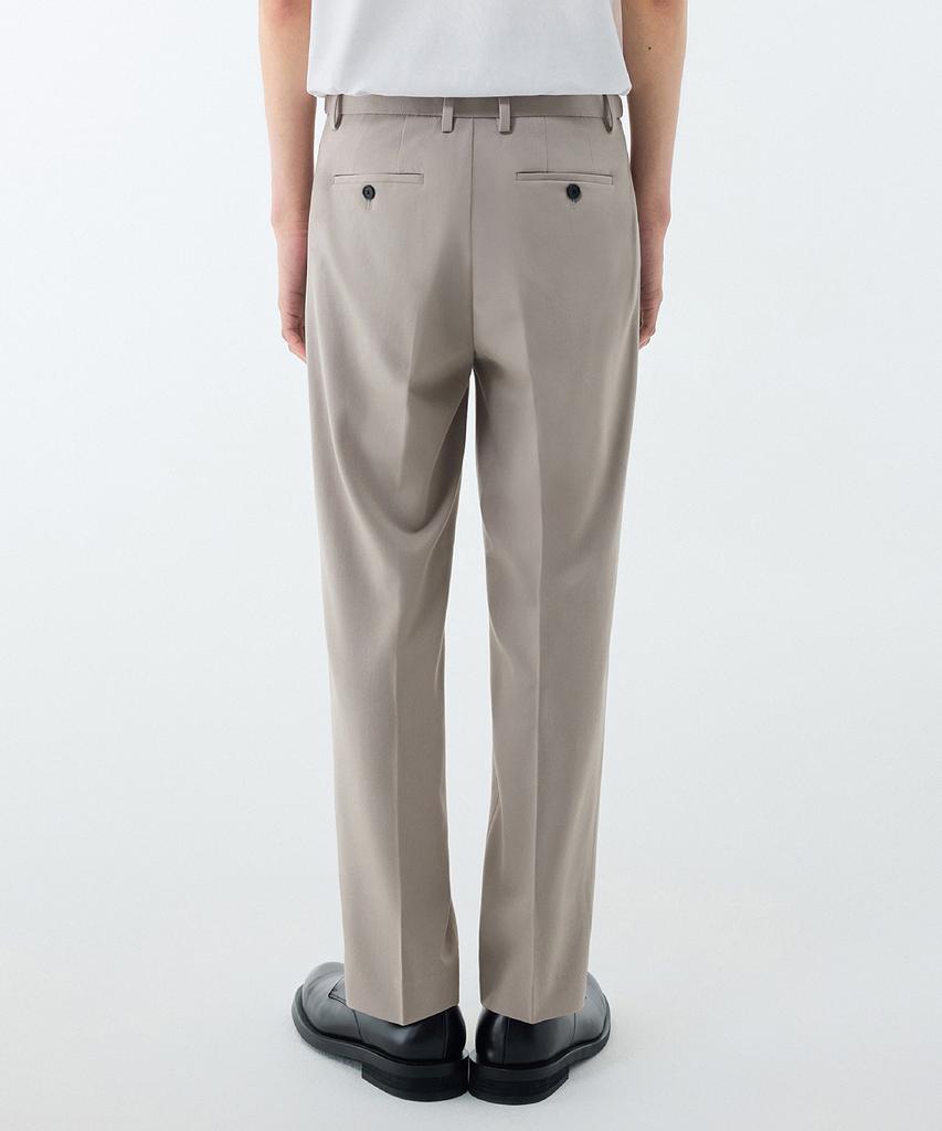 MUSINSA STANDARD Relaxed Tapered Hidden Banding Crop Slacks [Light Beige]