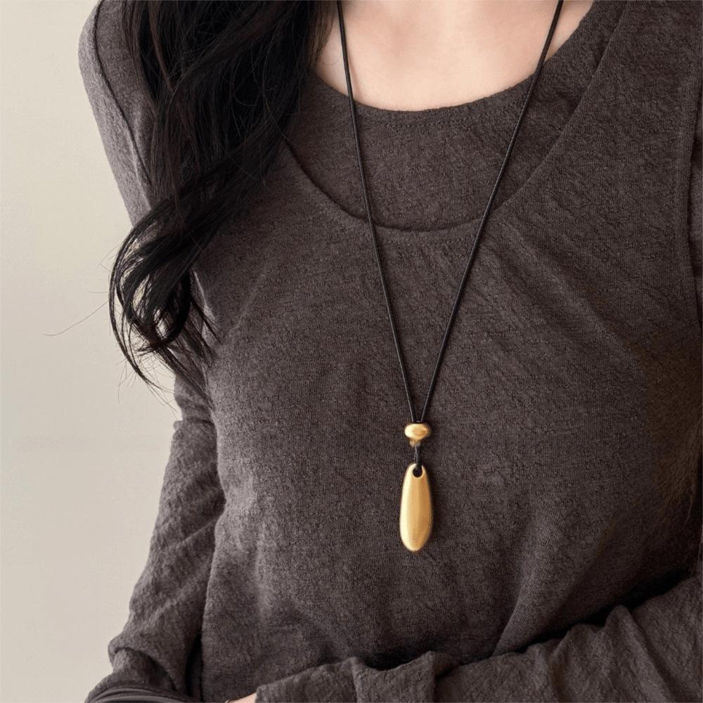 PU Leather Pinecone Pendant Necklace Long Chain Sweater Chain Fashion Rope Chain Necklace Jewelry
