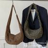Ретро сумка женская 2025 новая популярная модная наплечная сумка с высоким чувством стиля простая большая вместимость сумка-пельмень для поездок