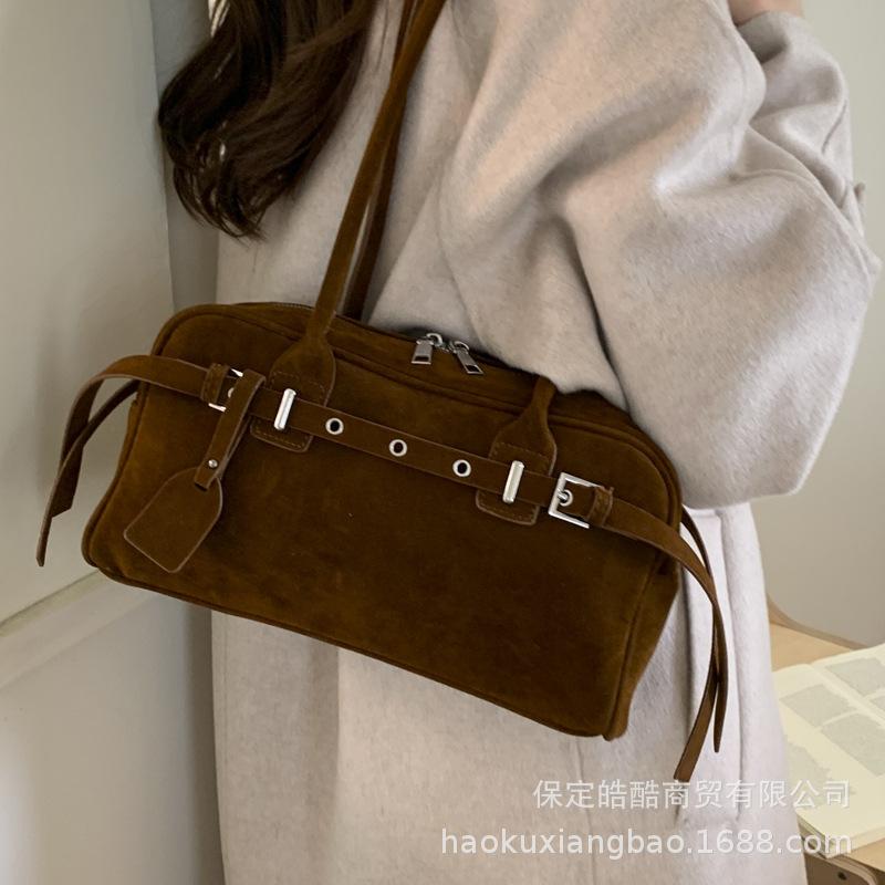 Сумка большой вместимости женская 2025 новая высококлассная ретро супер хит для通勤 женская сумка осень-зима сумка через плечо сумка-подушка