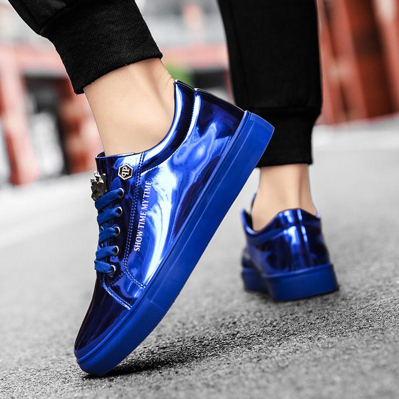New Brand Blue Mens Fashion Sneakers Luxury Shiny Metal Men Skateboard Shoes Designer Glitter Men Flat Casual Shoes Plus Size 47