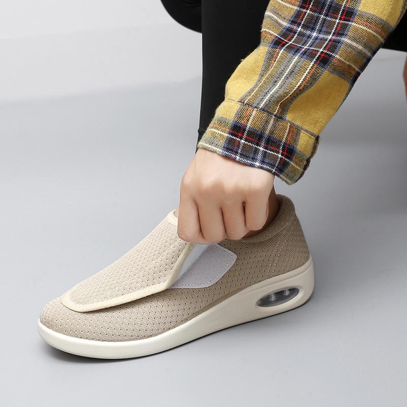 Женские кроссовки повседневные для улицы широкие легкие черные большого размера с воздушной подушкой ортопедические