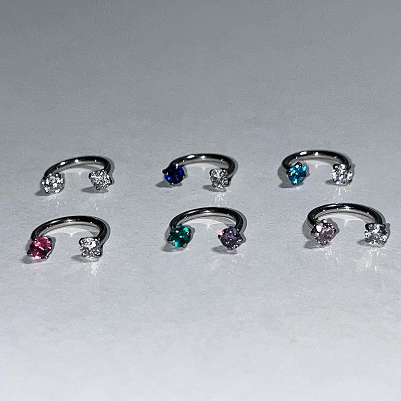 Стильная серьга-кафф в форме подковы из титановой стали с циркониевой шпилькой