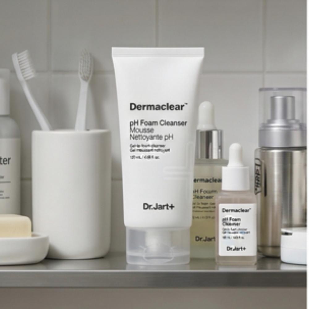 Dermaclear Micro pH Foam Cleanser / 120ml / Low-pH Gentle Cleansing / Made in Korea