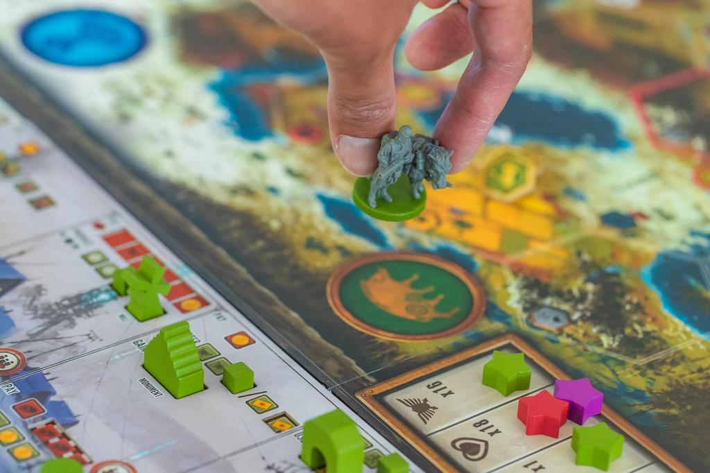 Stonemaier Games Scythe: Дополнение «Пришельцы издалека» (Требуется Scythe) 1-7 игроков, 90-140 минут игрового времени, возраст 14+