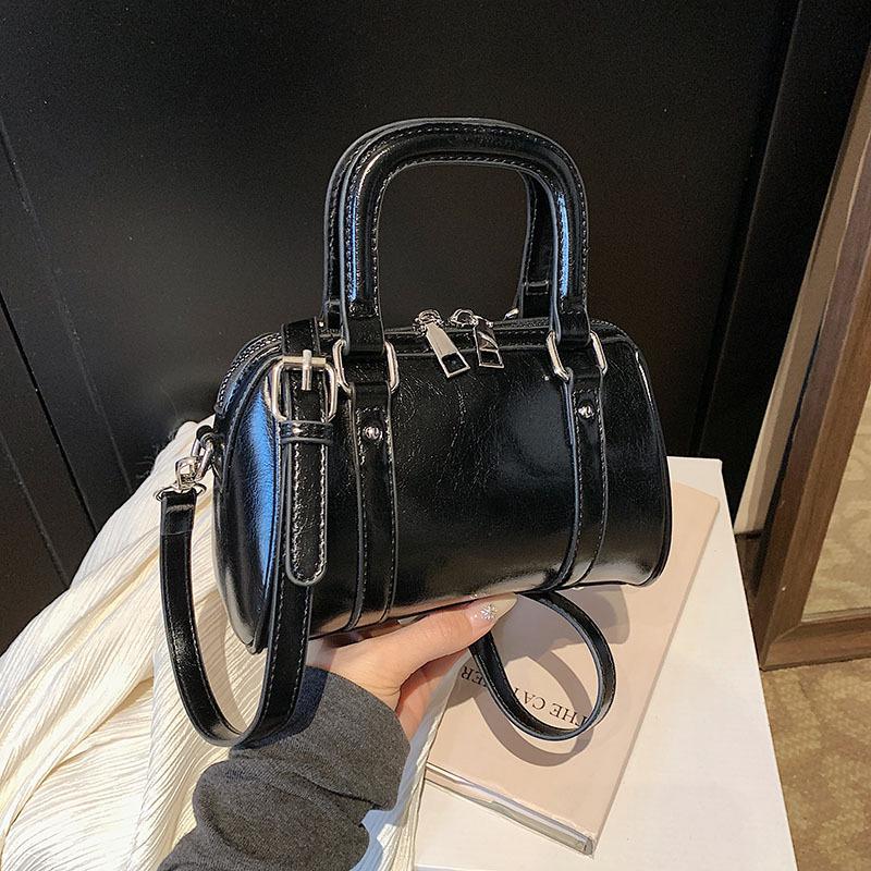 Весна и лето супер горячая маленькая сумка женская 2025 новая мода универсальная сумка-мессенджер популярная портативная сумка Бостон