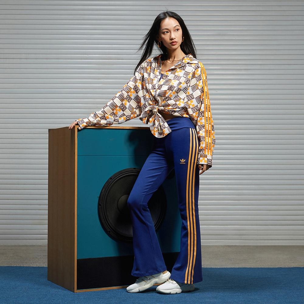 adidas Рубашка с длинным рукавом Originals 80s с узором в полоску и отложным воротником, женские топы, серо-коричневый JC6156
