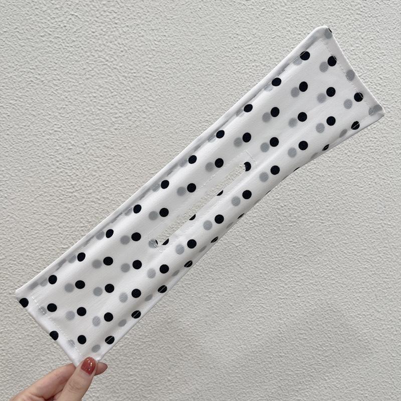 Заколка-повязка для создания пучка с узором в горошек