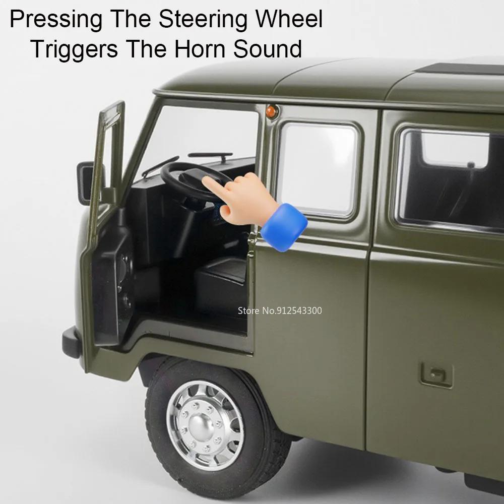 AAYE1 Large Size 1:18 UAZ TRAVELER Car Model Toy Metal Diecast Pull Back Sound Light Models Simulation RV Decoration Boys Presents