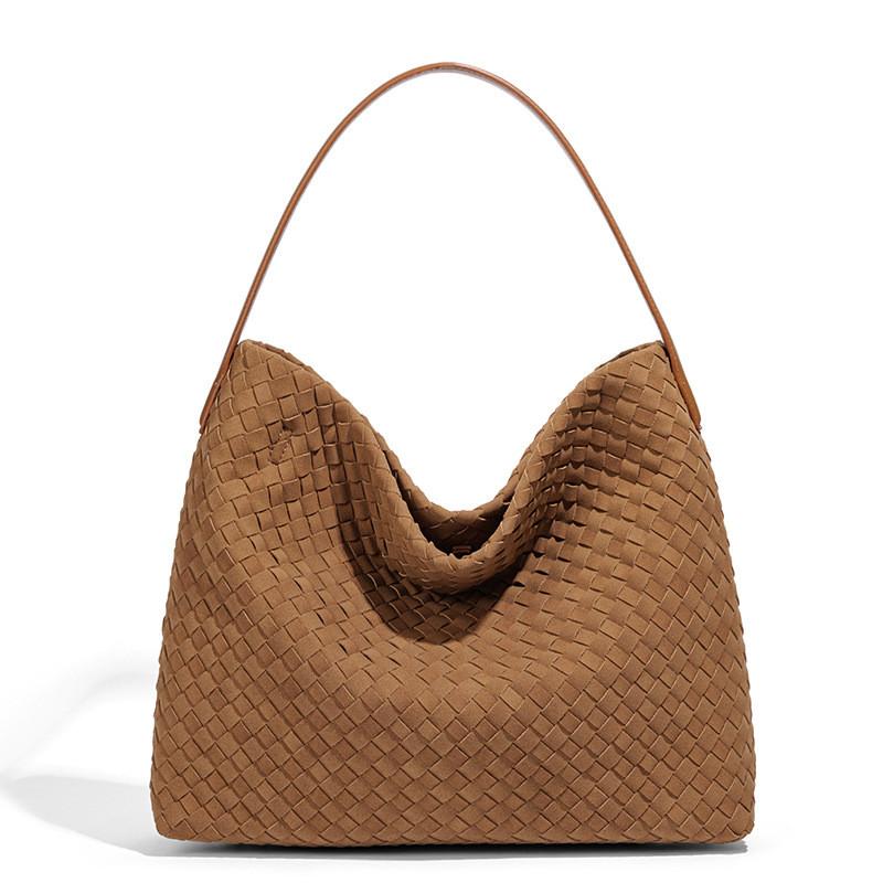 American Retro Large Capacity Matte Bag With Woven Design For Daily Use
