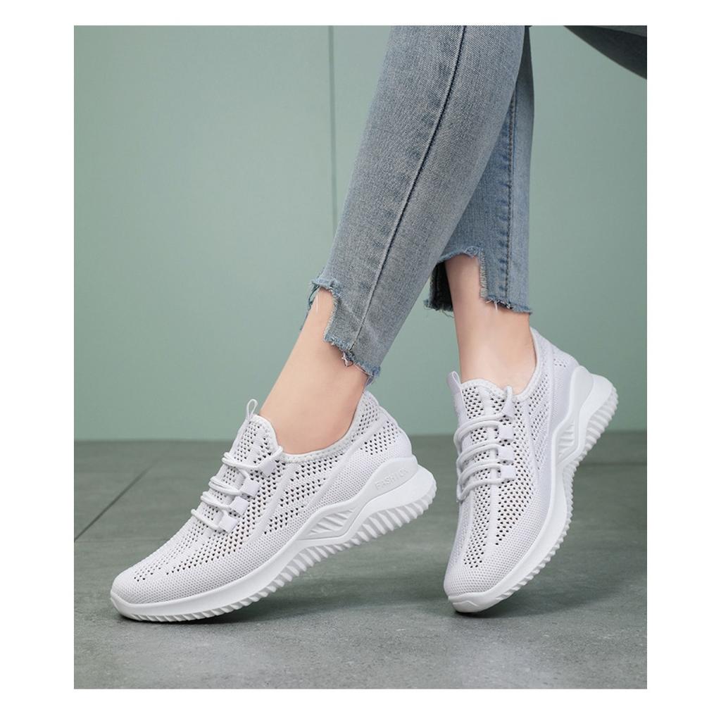 Women's Summer New Single Shoe Lightweight Soft Soled Women's Shoes Mesh Perforated Casual Sports Shoes