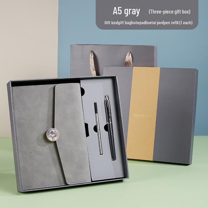 Подарочный набор из трехслойного блокнота формата А5 с индивидуальной гравировкой