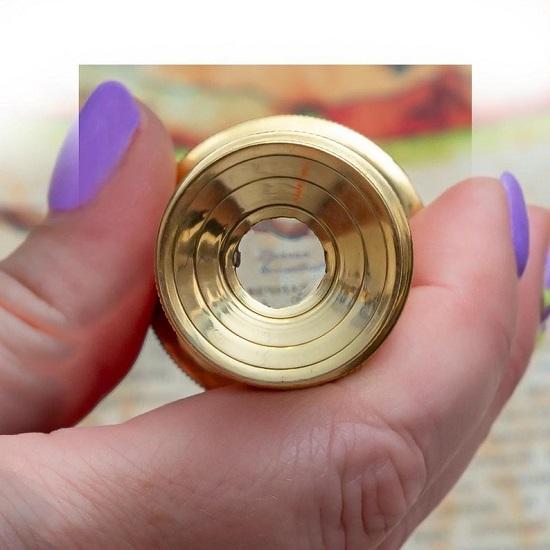 Миниатюрный морской телескоп Charm Brass 15,24 см в потрясающей деревянной коробке. Идеальный подарок на день рождения, в офис или для домашнего декора.