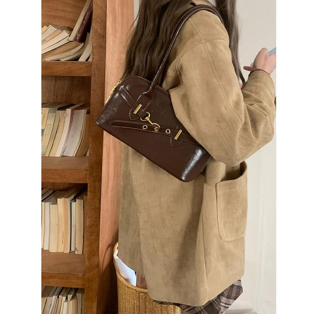 England Style Shell Shape Bags For Women Luxury Designer Handbags And Purses 2024 New In PU Belt Buckle Underarm Shoulder