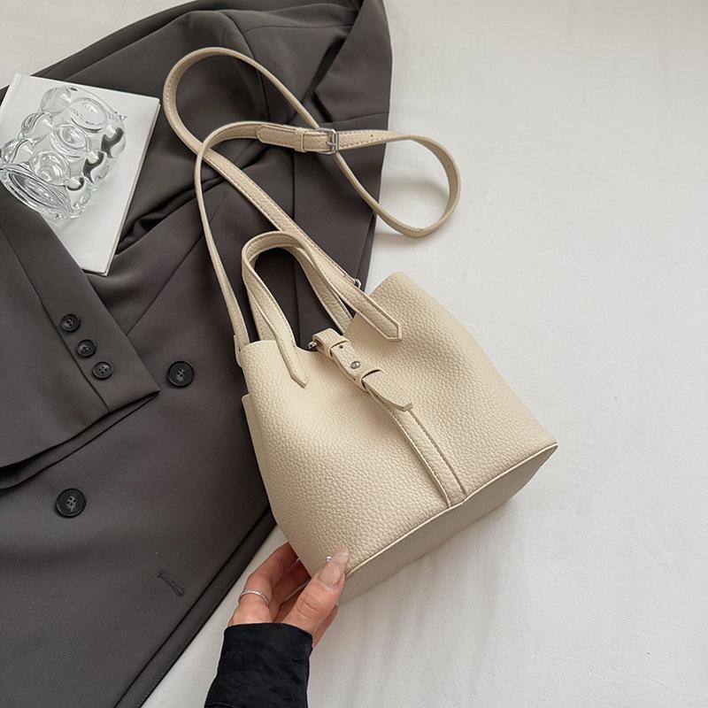 Niche Simple Portable Vegetable Basket Bag Women's 2025 Autumn New Commuter Large-capacity Shoulder Crossbody Bucket Bag