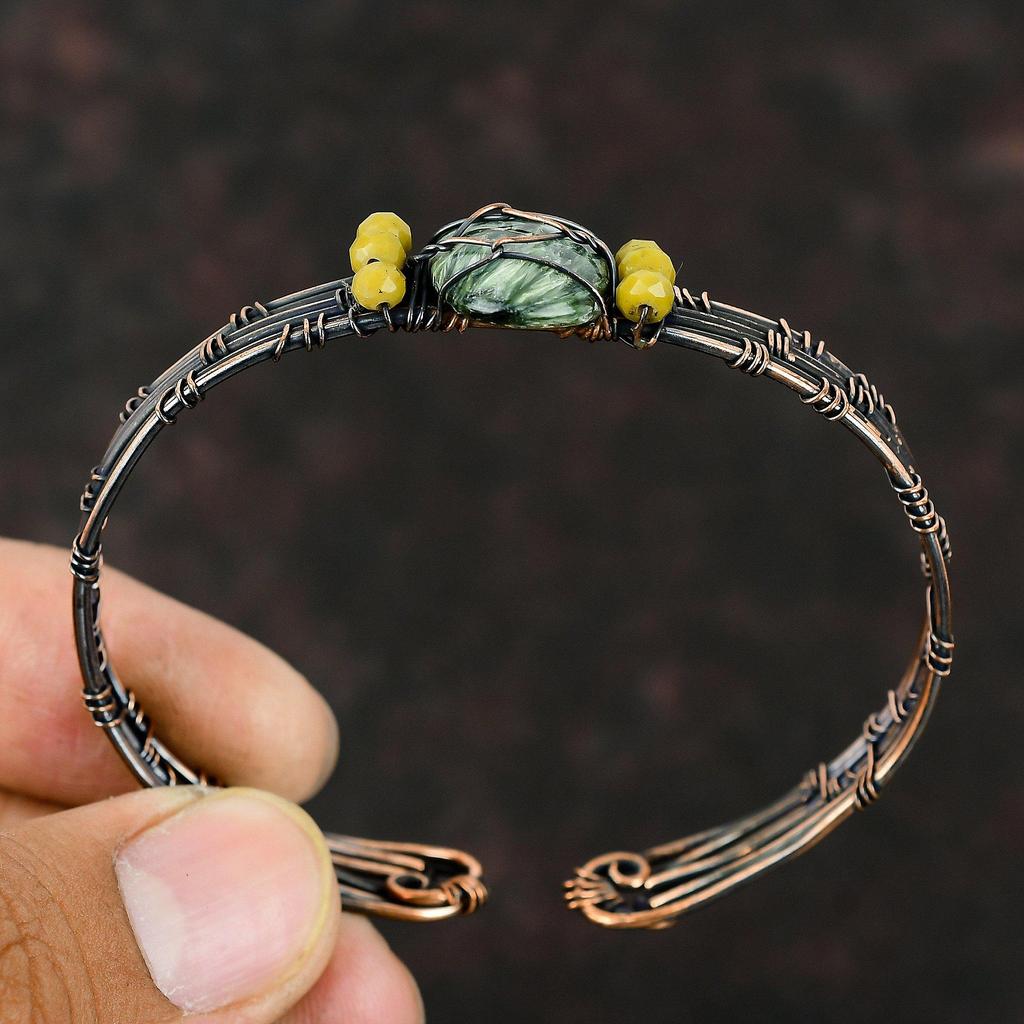 Браслет-манжета с серафинитом Браслет из желтых коралловых бусин Ювелирные изделия из медной проволоки Регулируемый браслет из драгоценных камней Медный браслет-манжета ручной работы