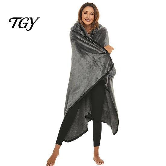 Funny Animal Costume Cape Wearable Blanket Hoodie, Women Cute Plush Hooded Cape, Soft Comfortable Home Loungewear Cozy Sloth Highland Cow Penguin