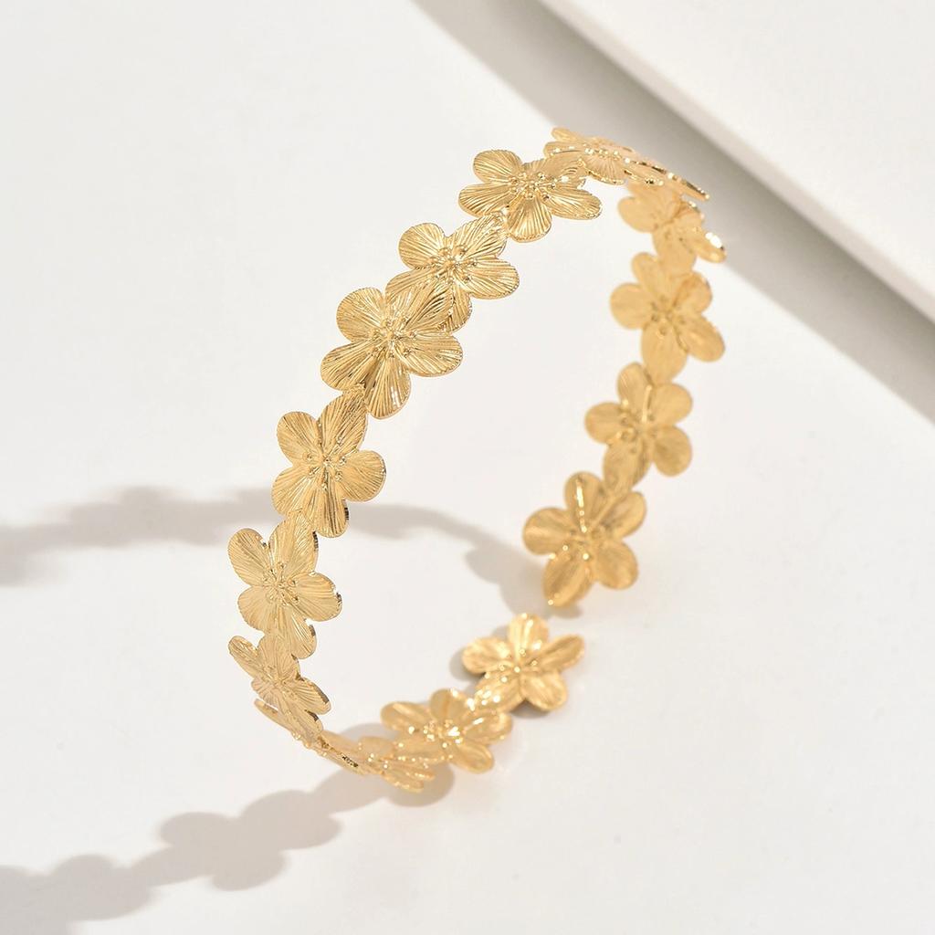 Metal Cold Wind Flower Necklace Collar Choker Collarbone Necklace Neck Chain Female Niche Design Retro