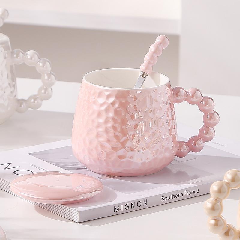 Простая легкая роскошная керамическая чашка с крышкой-ложкой, кружка в форме сердца для девочек, маленькая свежая бытовая кофейная чашка, пара стаканов для воды