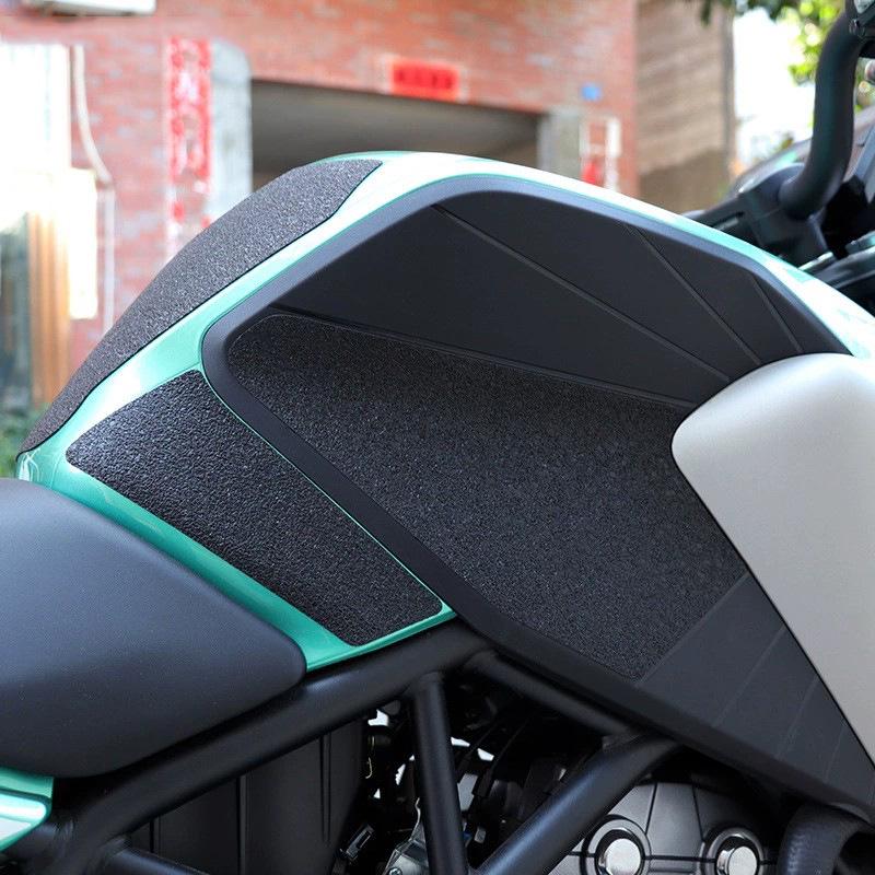 Everest Kayak 321R Anti-Scratch & Anti-Slip Protective Tank Sticker