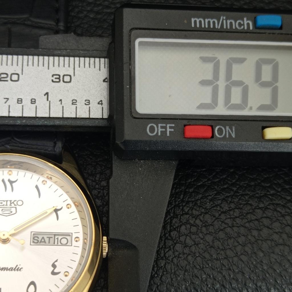 АВТОМАТИЧЕСКИЕ ВИНТАЖНЫЕ ОТРЕСТАВРИРОВАННЫЕ МУЖСКИЕ ЧАСЫ SEIKO 5 ЯПОНИЯ СЕРЕБРЯНЫЙ ЦИФЕРБЛАТ a444098-1