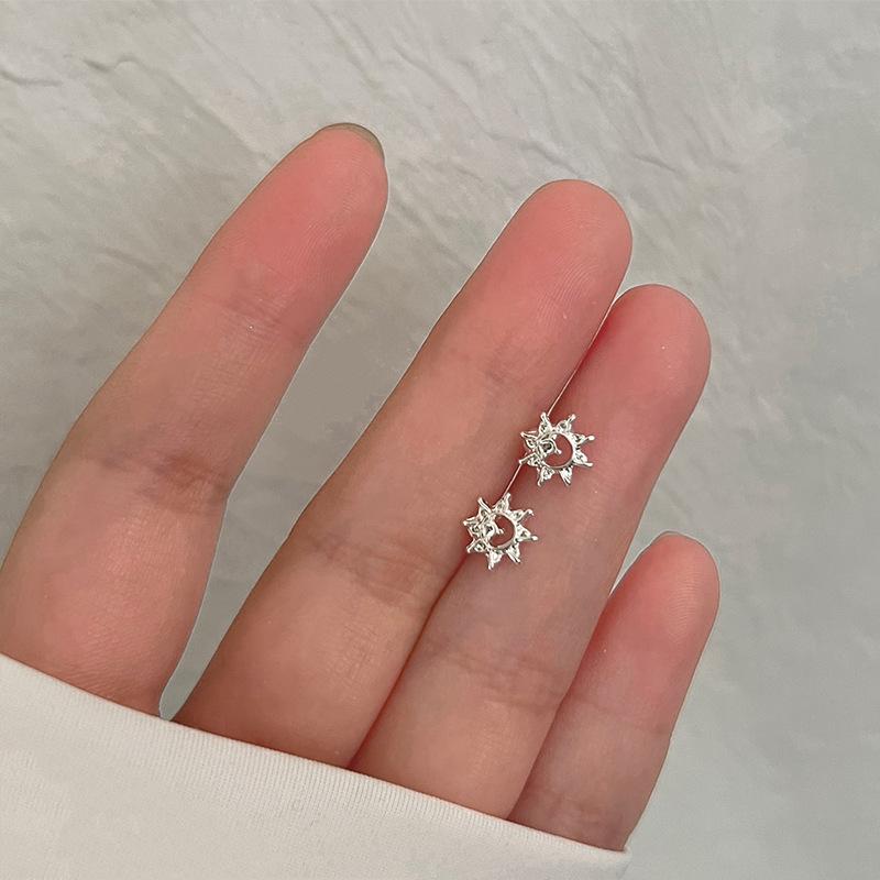Серьги для проколов мочек ушей, Маленькие серьги-гвоздики для женщин, Простые, Милые, Маленькие и Свежие Серьги, Нишевый Дизайн, Универсальные Серьги