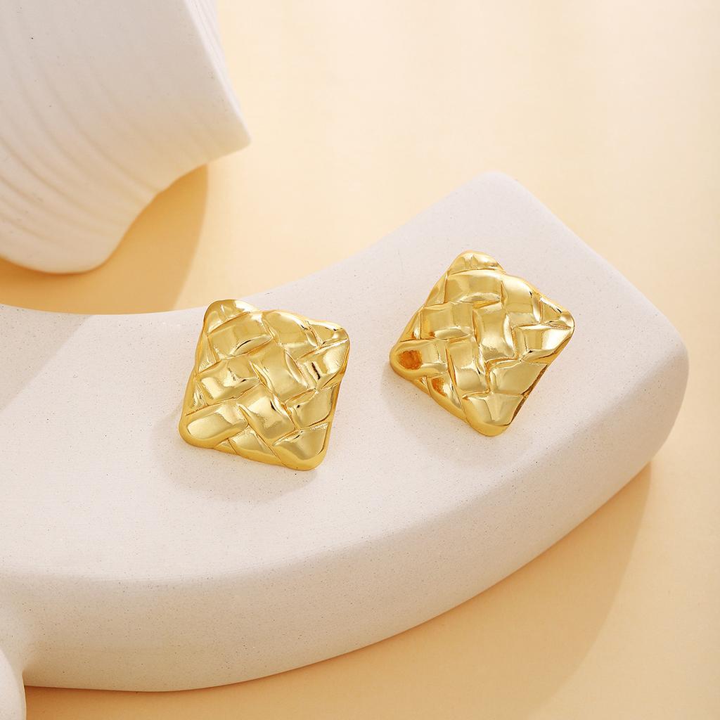 Spiral Maple Leaf Love Hollow Irregular Earrings, Heavy Industry Advanced Sense Metal Style Fashion Temperament Earrings