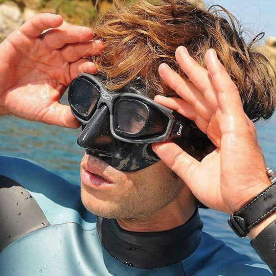 Маска для фридайвинга Cressi Minima - сверхмалый внутренний объем, идеальна для глубоководных погружений, профессиональные очки