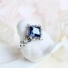 Princess-cut, ocean-blue simulated gemstone ring for the index finger Diamond-set rhombus-shaped cubic zirconia Elegant and refined index finger ring